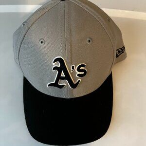 Oakland Athletics A’s New Era 39THIRTY Flex Fit Hat Gray Black MLB Cap